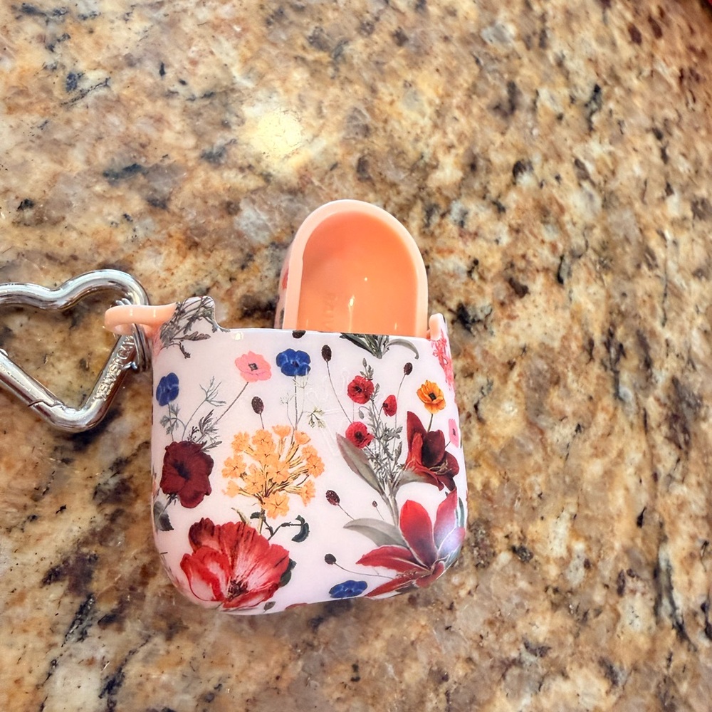 Velvet Caviar AirPods Gen 1/2 Case with Heart Clip “Nude Vintage Florals” - Picture 9 of 9